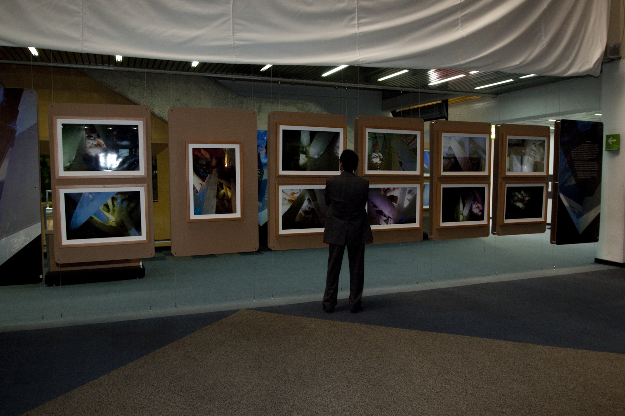 Inauguración — de Colosos de Cristal en Universum